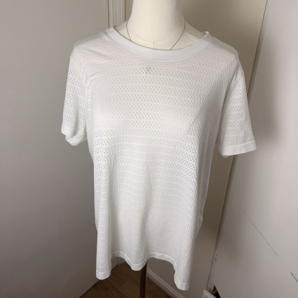 Lululemon Swiftly Tech Shirt Womens M/L White Mesh Short Sleeve Athletic Top